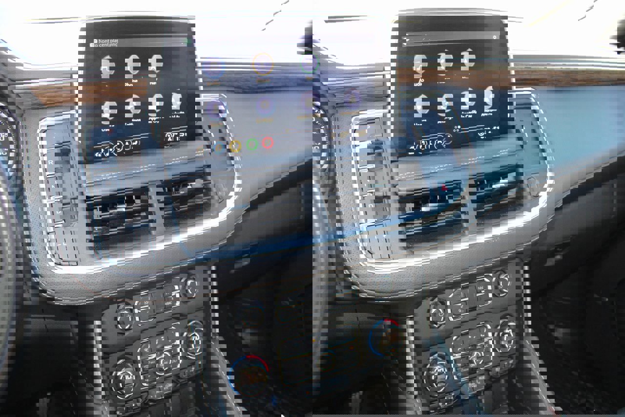 Used 2021 Chevrolet Tahoe Premier w/ Premium Package image 8