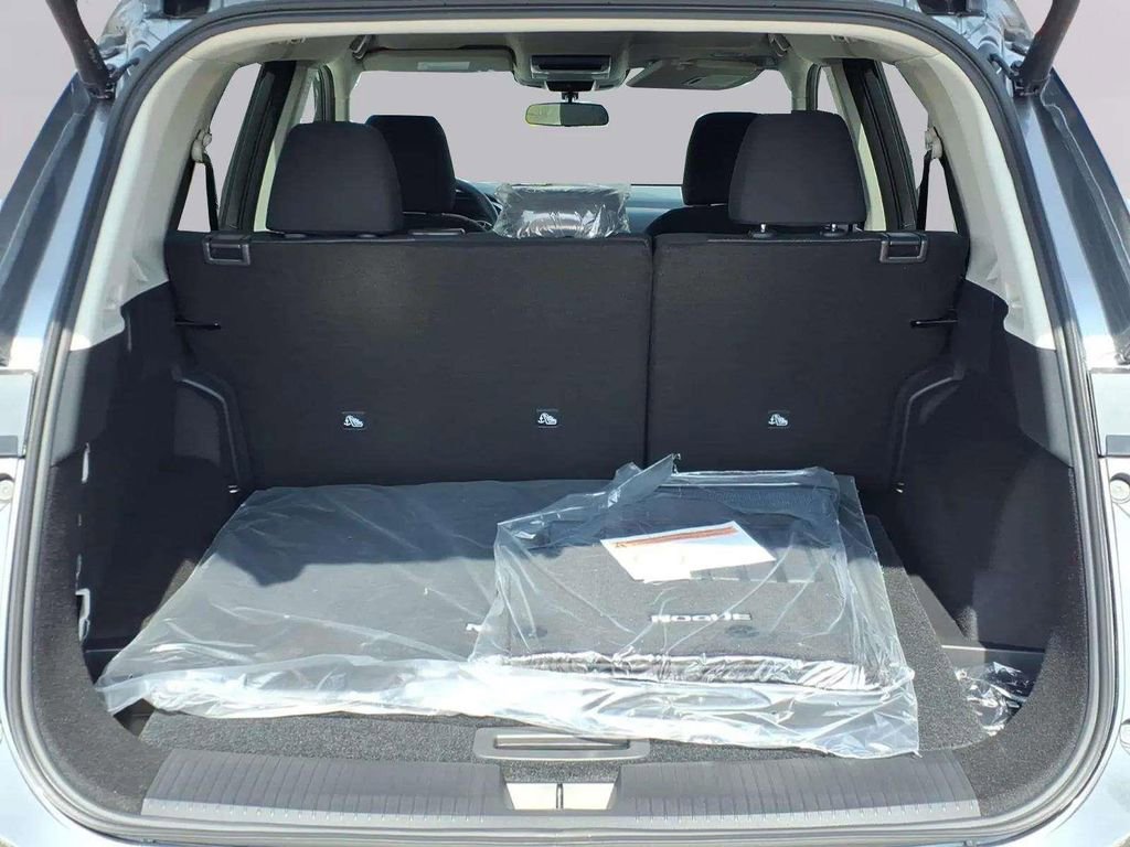 New 2026 Nissan Rogue SV FWD image 9