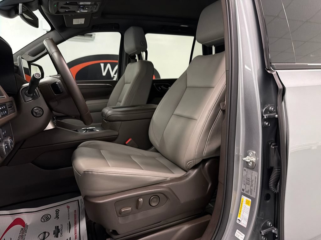 Used 2024 Chevrolet Tahoe Z71 w/ Luxury Package AWD/4WD image 17