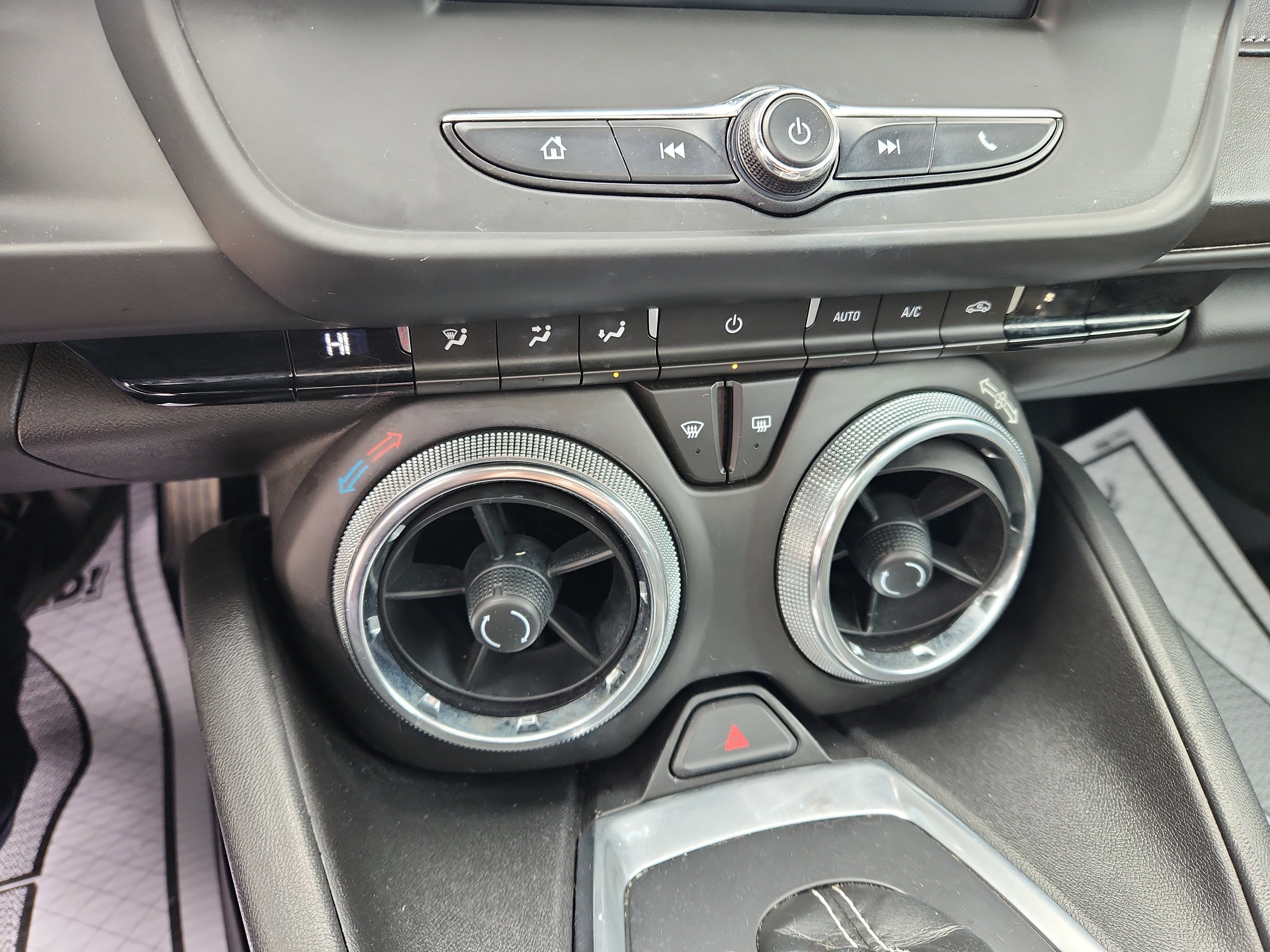 Used 2018 Chevrolet Camaro LT w/ RS Package image 36