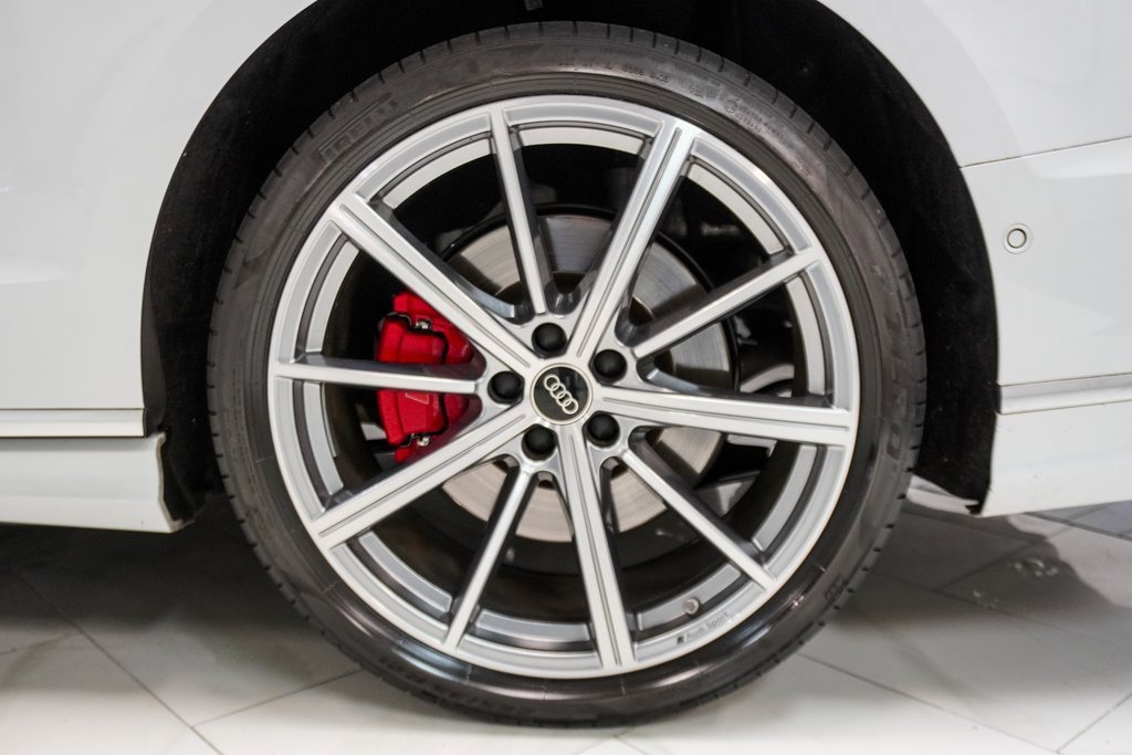 Used 2023 Audi S8 image 11