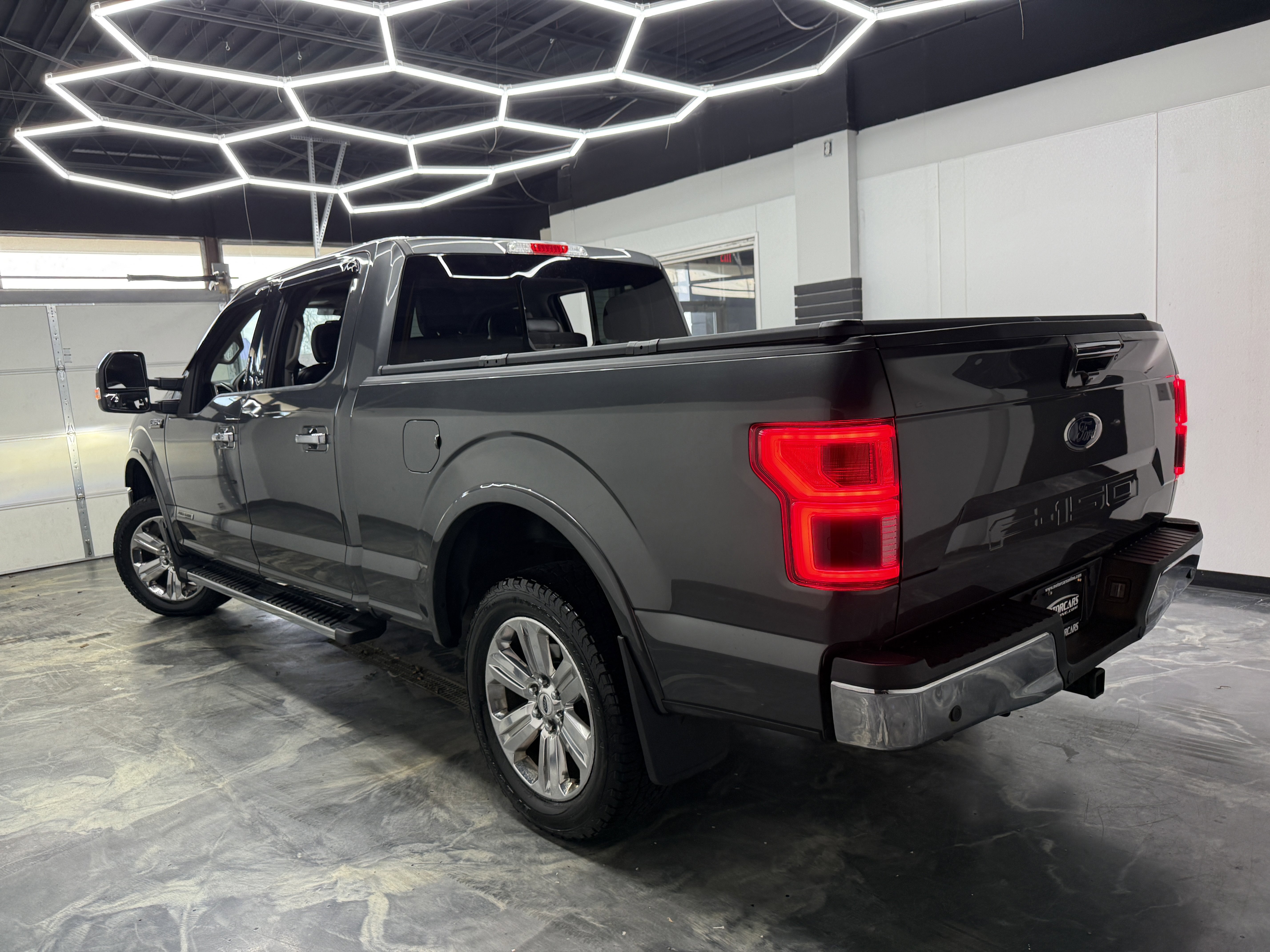 Used 2018 Ford F150 Lariat w/ Equipment Group 502A Luxury image 3