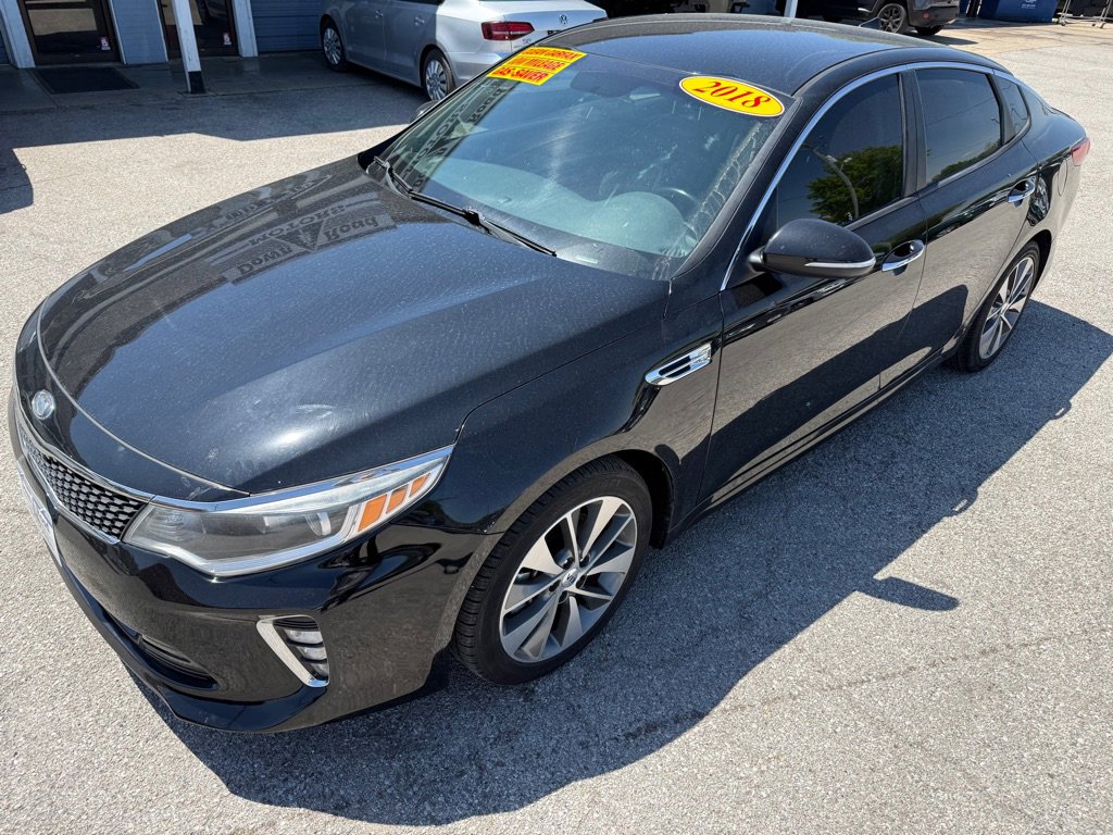 Used 2018 Kia Optima S w/ 18" Alloy Wheels Package FWD image 3