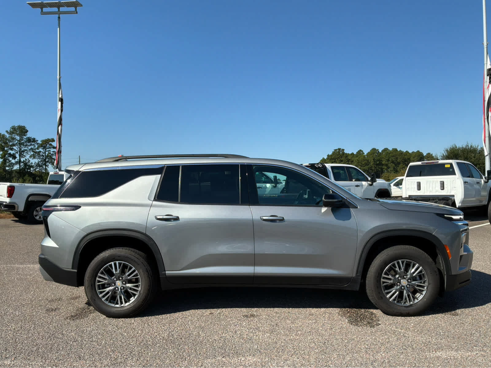 Used 2024 Chevrolet Traverse LT AWD/4WD image 4
