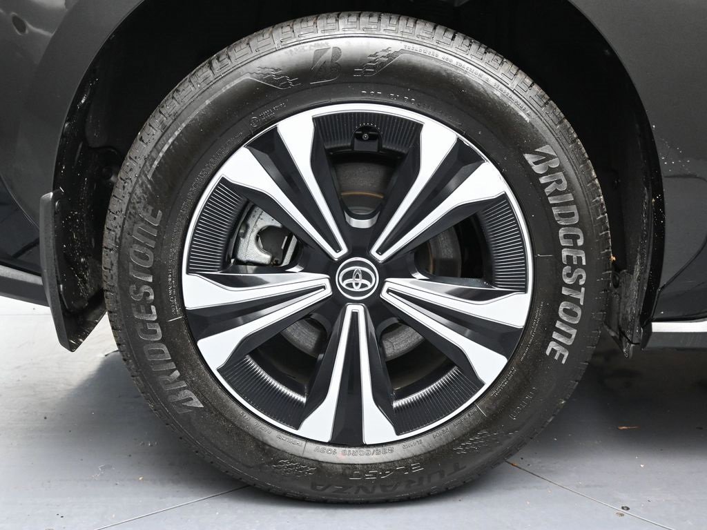 Used 2024 Toyota bZ4X XLE w/ Weather Package image 13