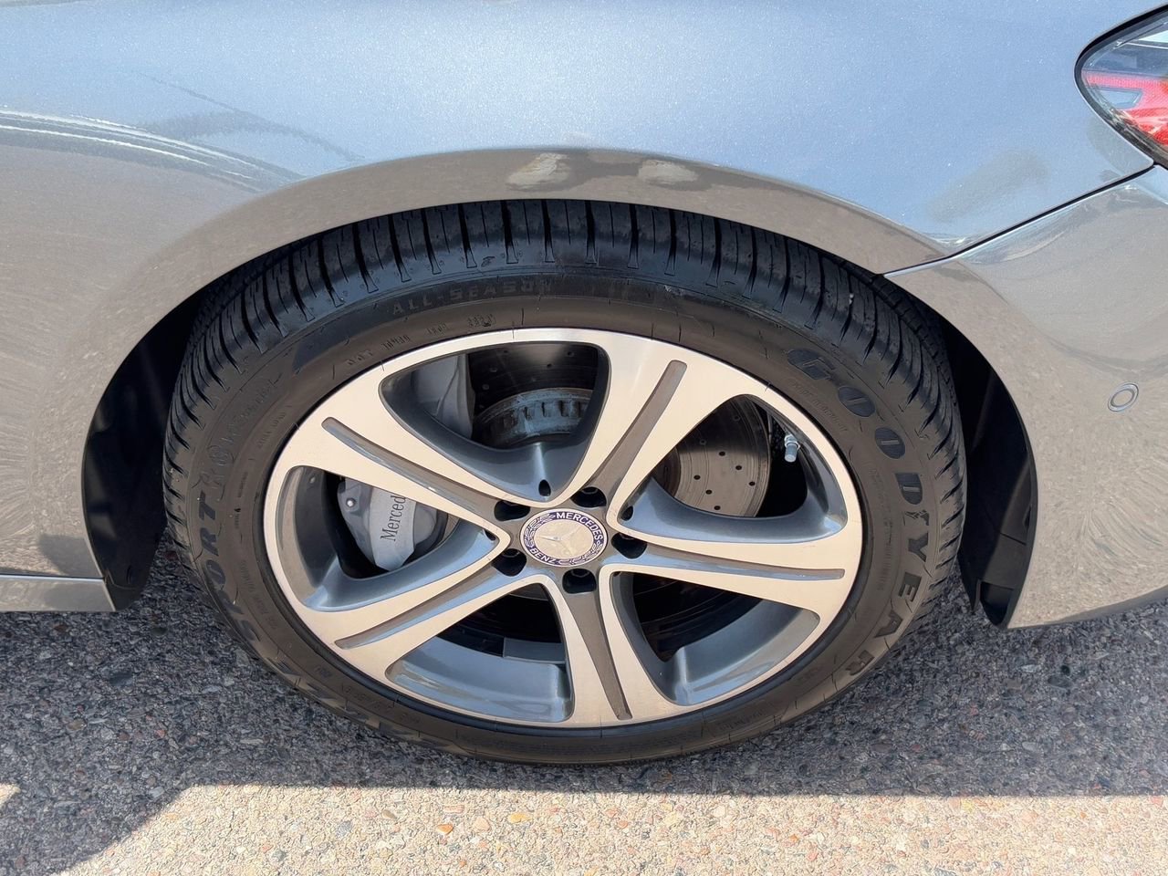 Used 2017 Mercedes-Benz E 400 4MATIC Wagon image 8