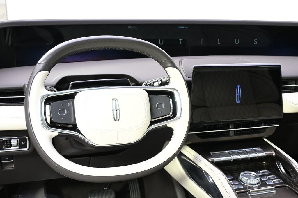 Certified 2024 Lincoln Nautilus Black Label AWD/4WD image 9