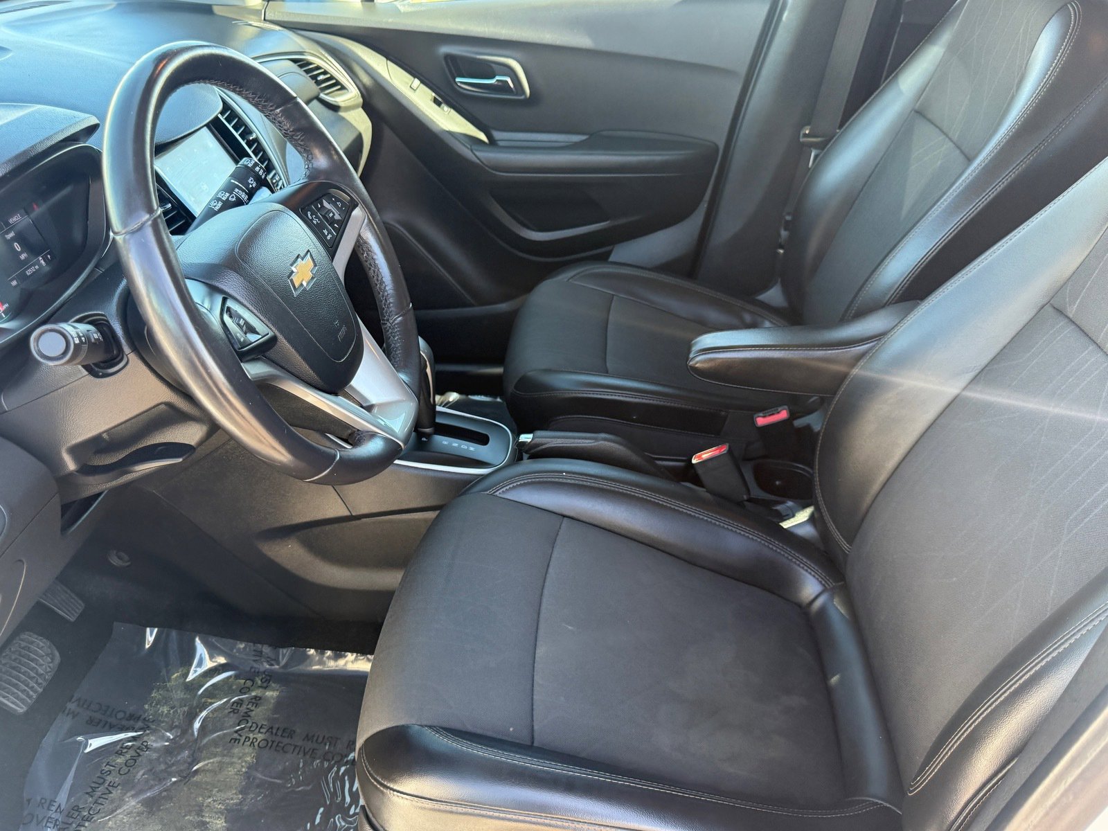 Used 2019 Chevrolet Trax LT w/ LT Convenience Package FWD image 11