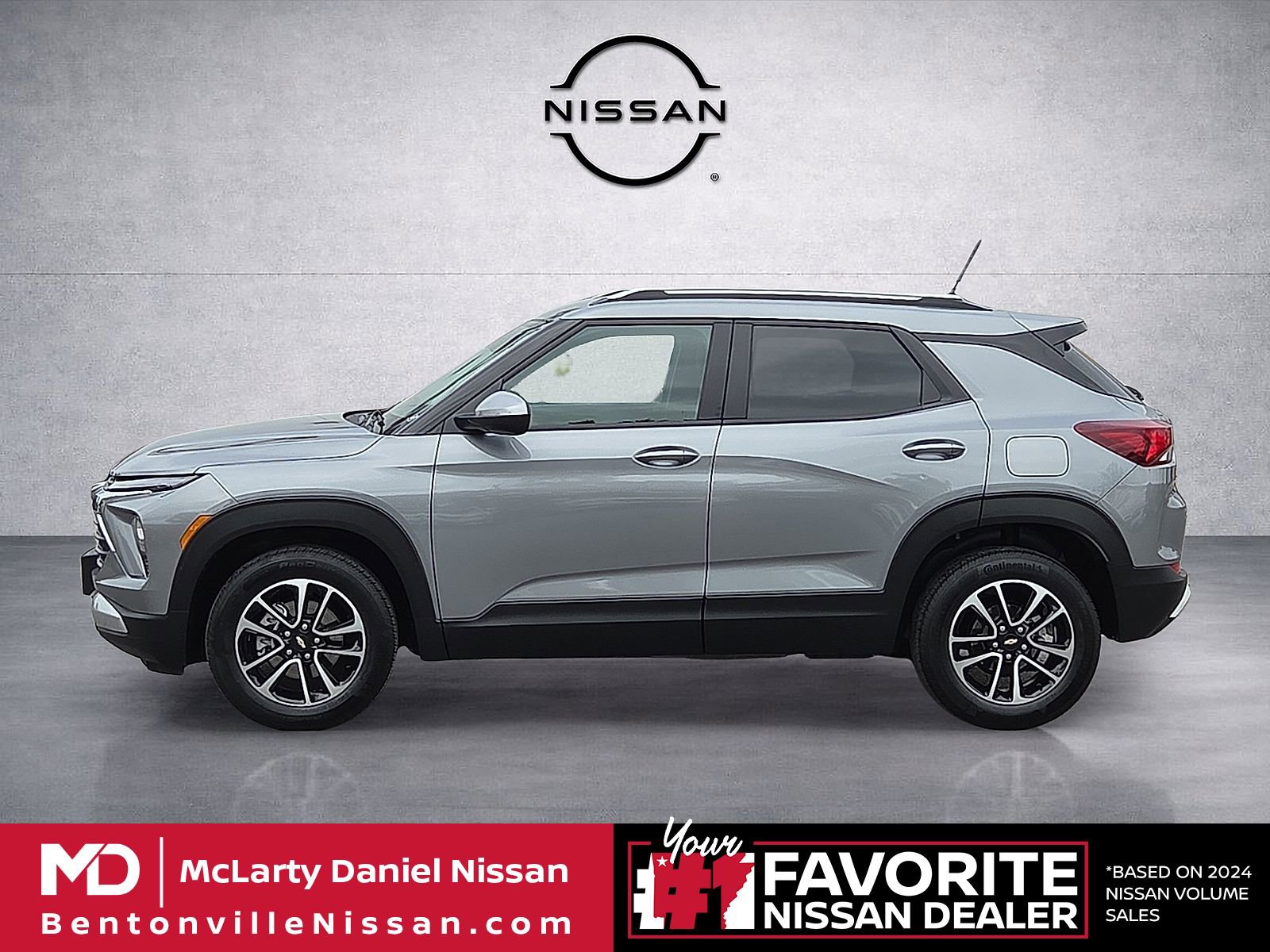 Used 2025 Chevrolet TrailBlazer LT AWD/4WD image 3