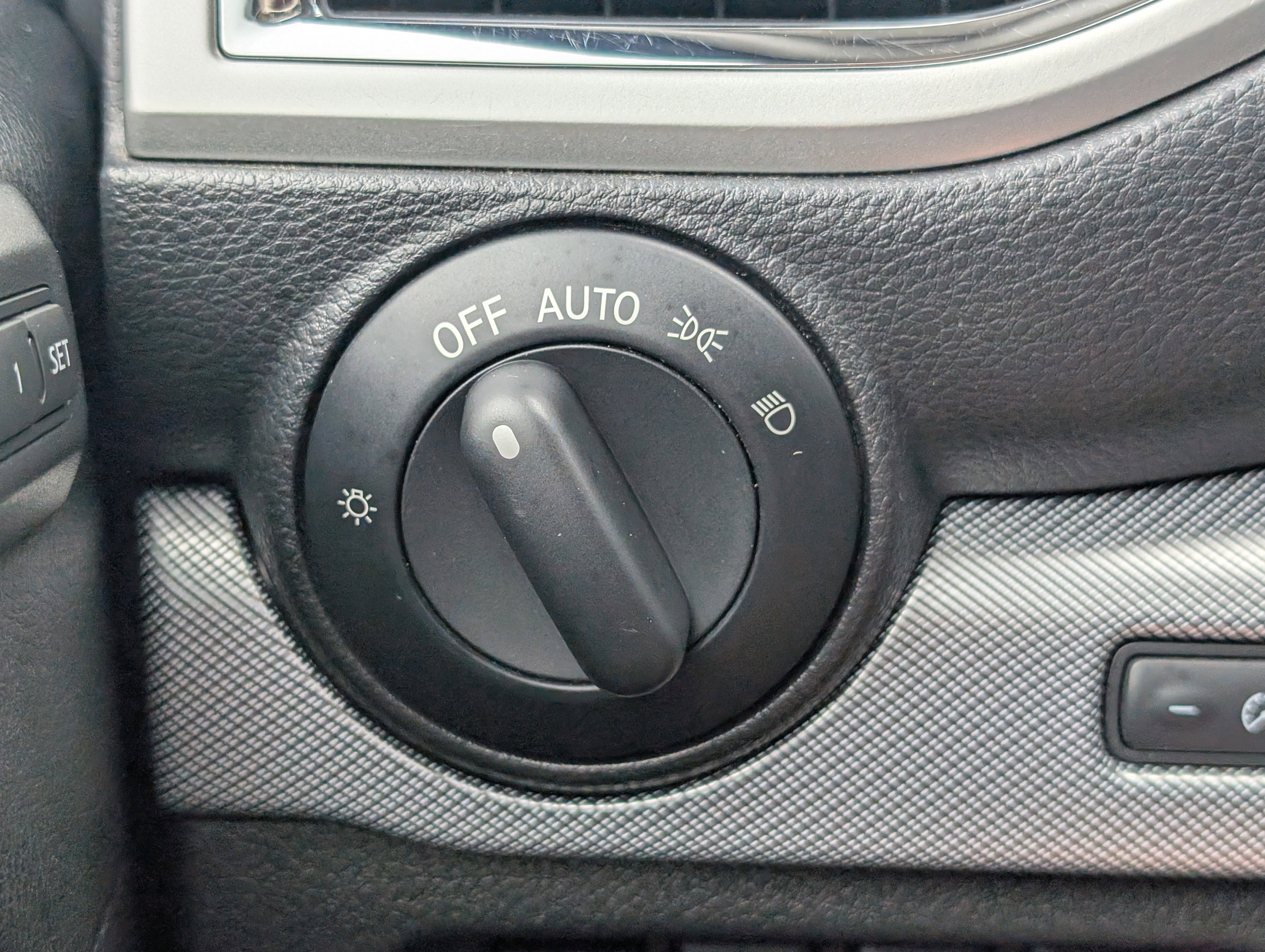 Used 2017 Nissan Titan PRO-4X w/ Pro-4x Convenience Package AWD/4WD image 14