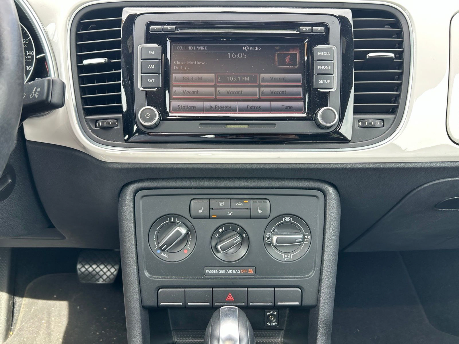 Used 2012 Volkswagen Beetle 2.5 FWD image 17