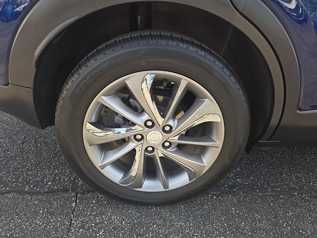 Used 2023 Buick Encore GX Essence w/ Experience Buick Package FWD image 17