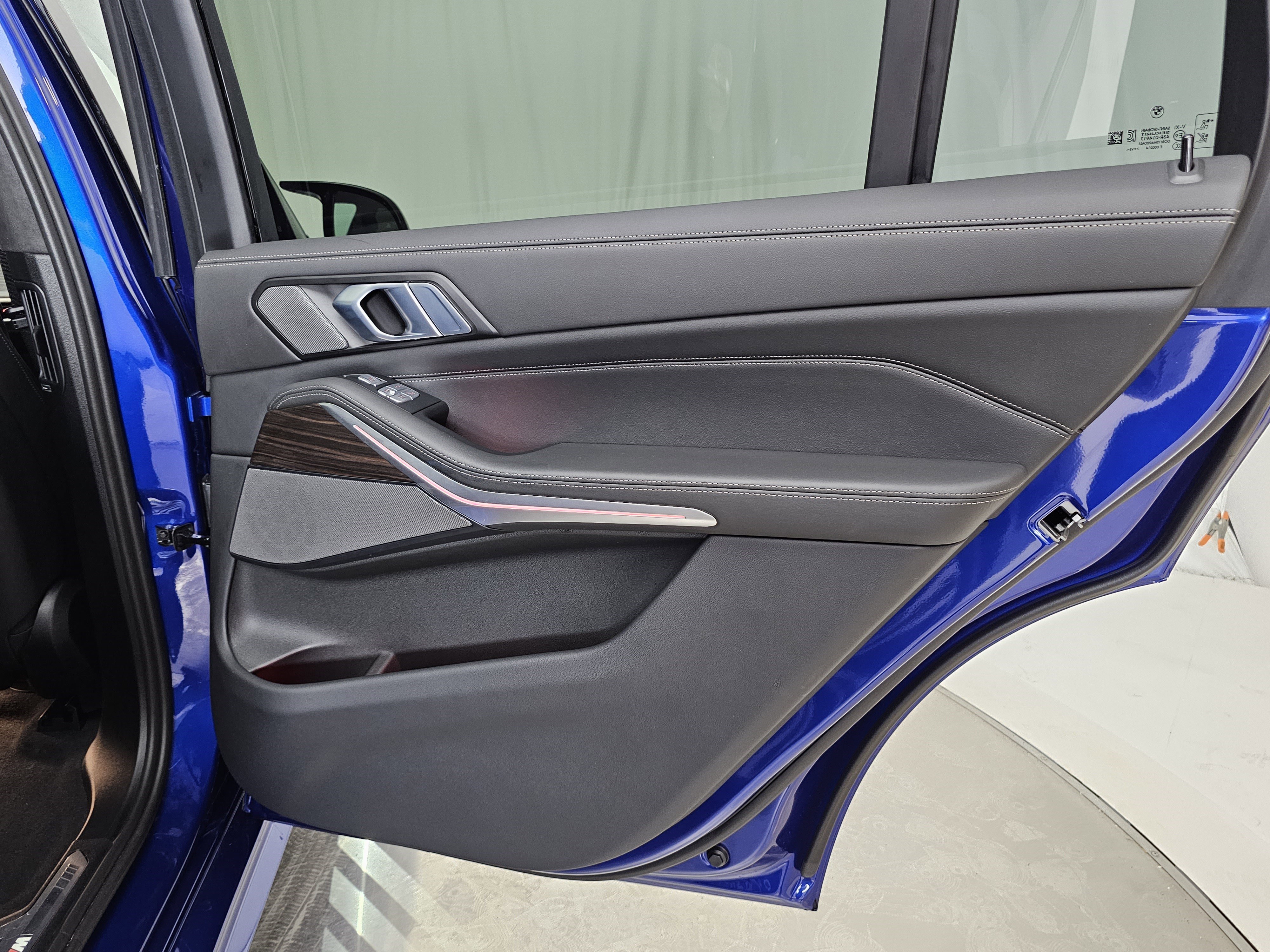 Used 2025 BMW X7 M60i image 35