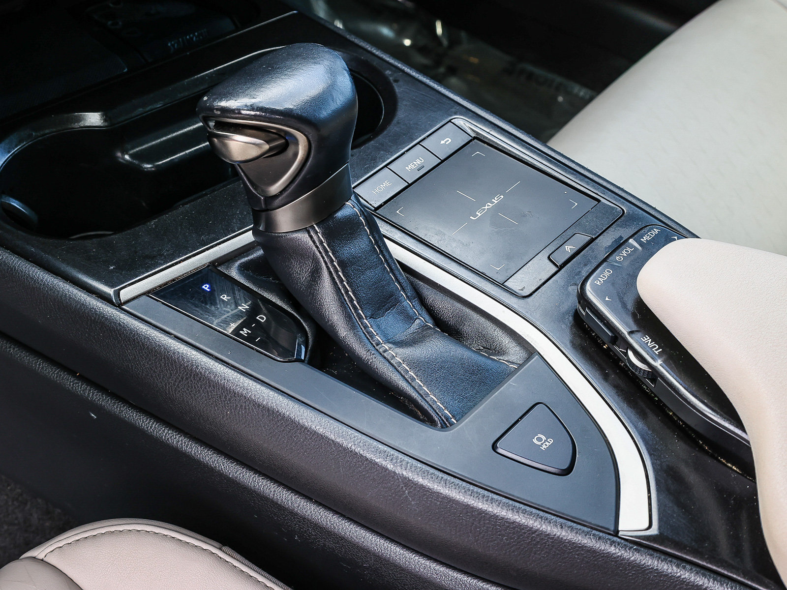 Used 2019 Lexus UX 200 w/ Accessory Package 2 FWD image 21