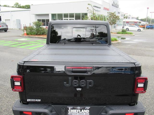 Used 2024 Jeep Gladiator Sport image 7