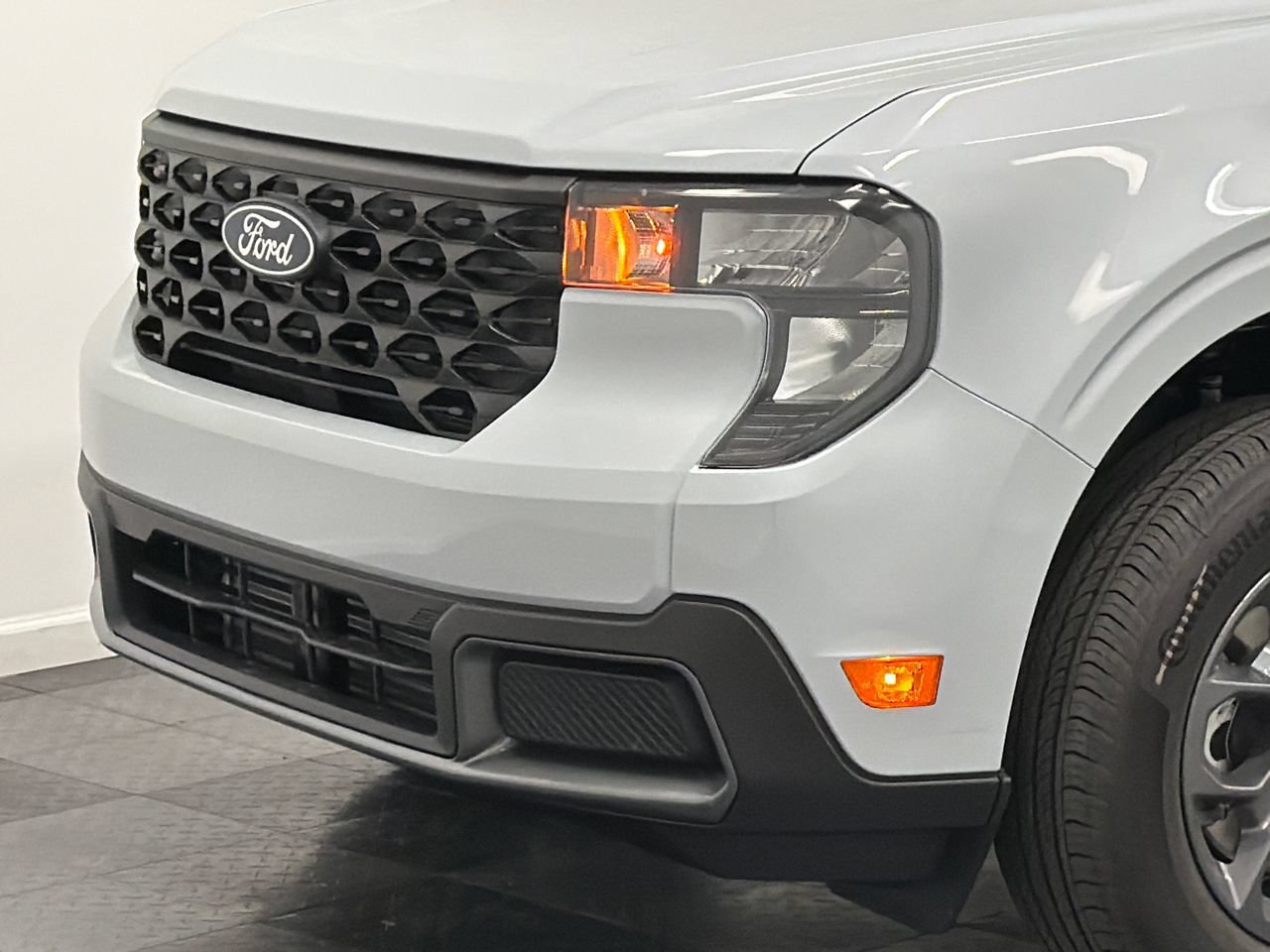 New 2026 Ford Maverick XLT w/ XLT Luxury Package FWD image 2