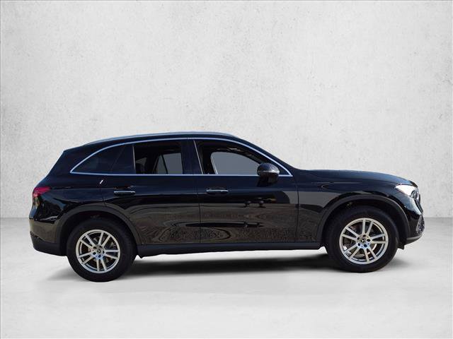 Certified 2025 Mercedes-Benz GLC 300 image 4