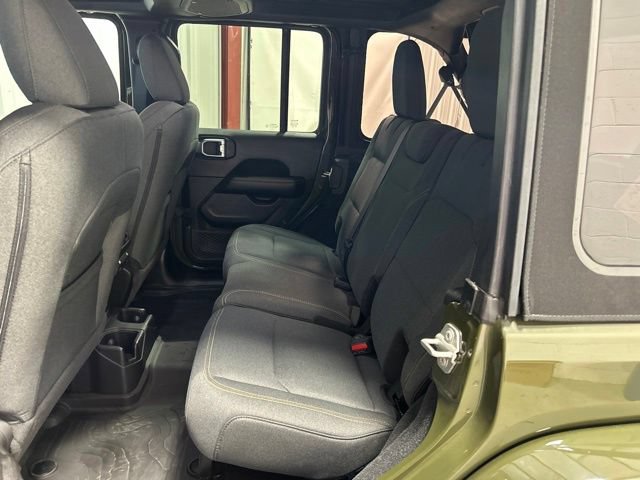 Used 2024 Jeep Wrangler Unlimited Sahara AWD/4WD image 17