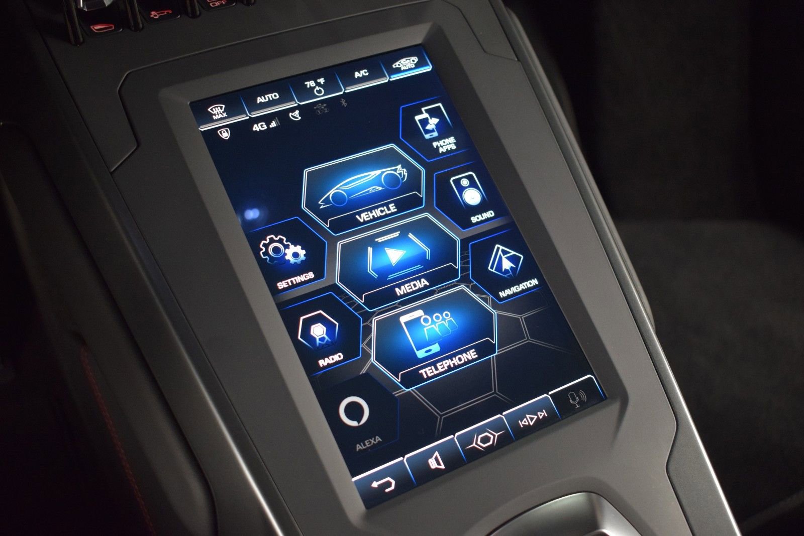 Used 2023 Lamborghini Huracan EVO image 32