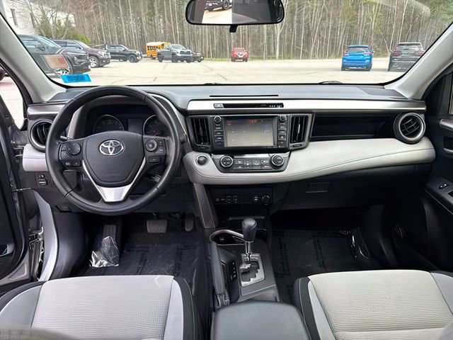 Used 2018 Toyota RAV4 XLE AWD/4WD image 25