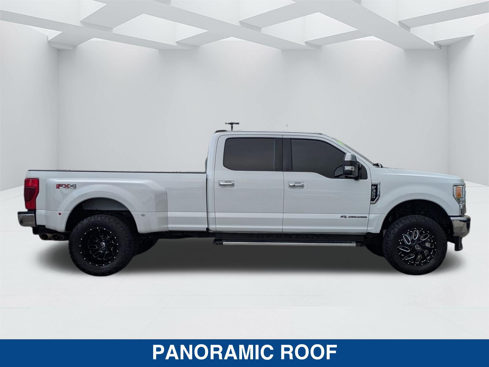 Used 2022 Ford F350 Lariat w/ Lariat Ultimate Package AWD/4WD image 4