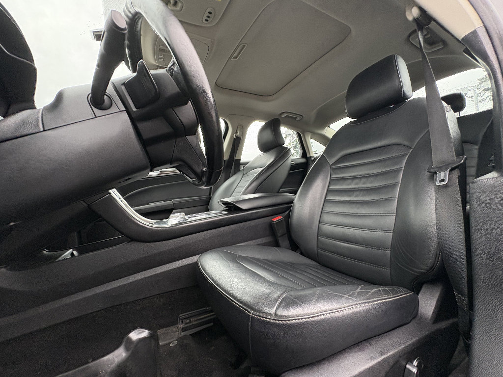 Used 2017 Ford Fusion SE w/ Equipment Group 202A image 16