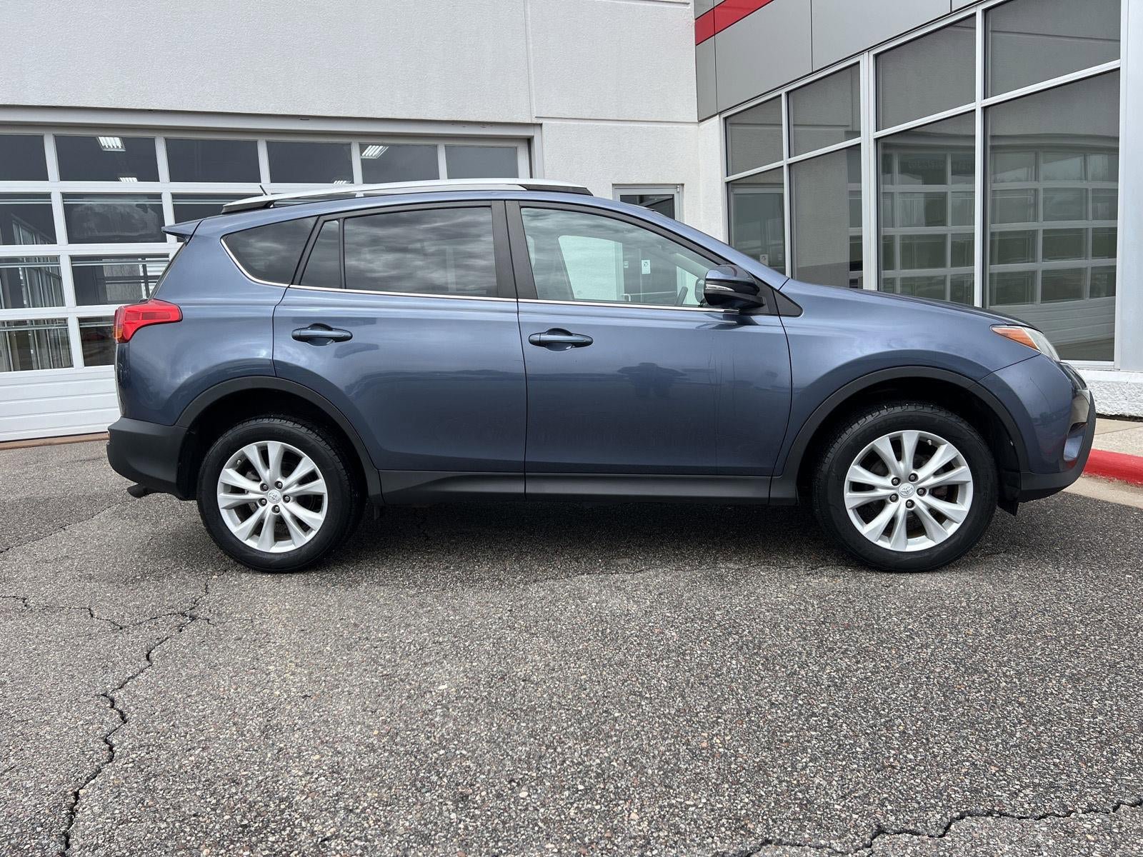 Used 2014 Toyota RAV4 Limited w/ Technology Package AWD/4WD image 21