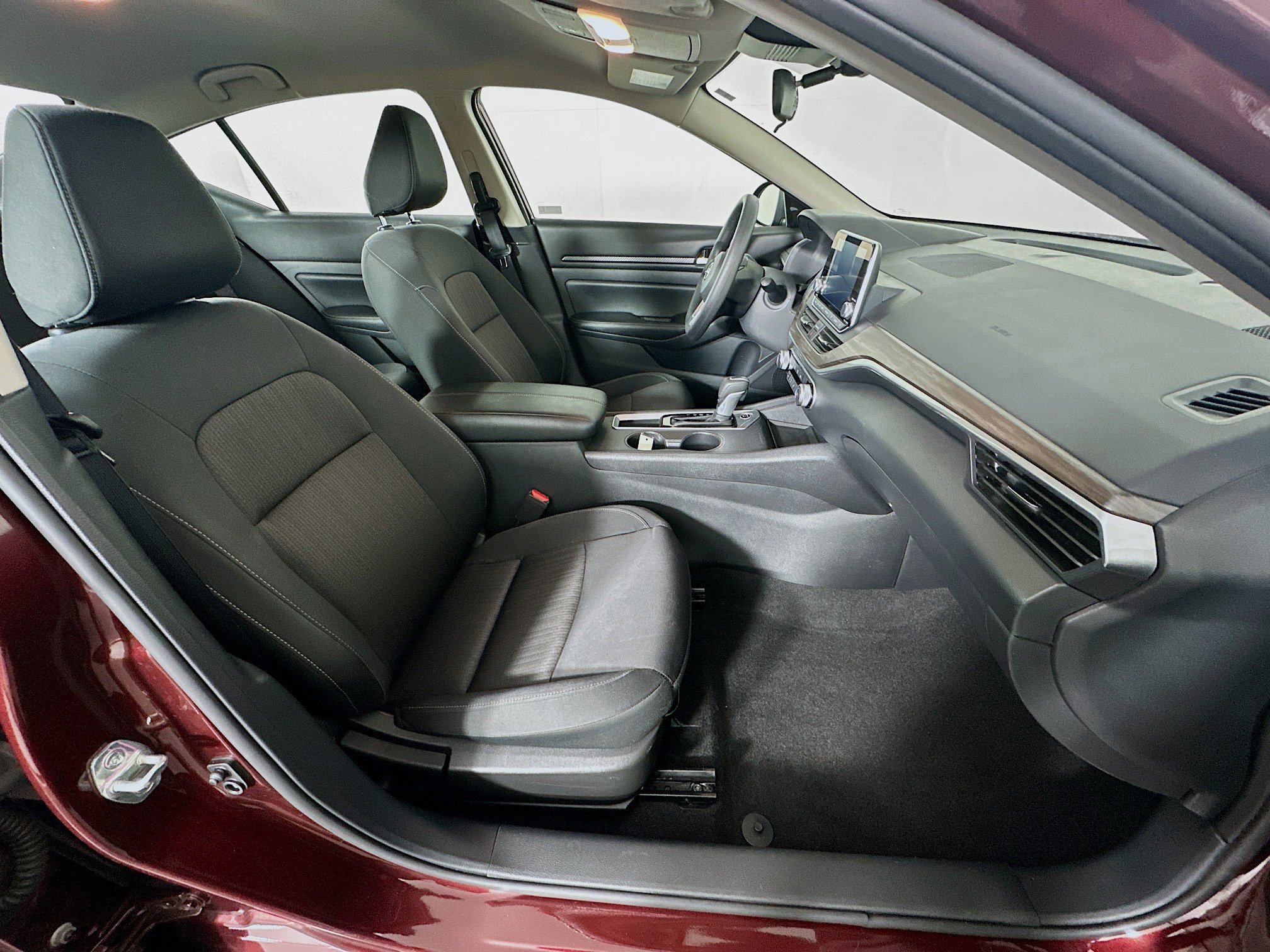 Used 2025 Nissan Altima 2.5 SV image 29