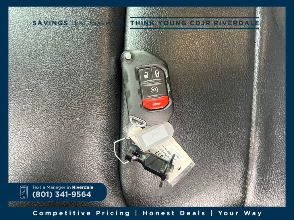 Used 2023 Jeep Wrangler Unlimited Sahara w/ Cold Weather Group image 28