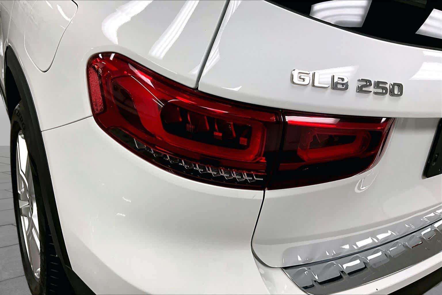 Certified 2021 Mercedes-Benz GLB 250 4MATIC image 28