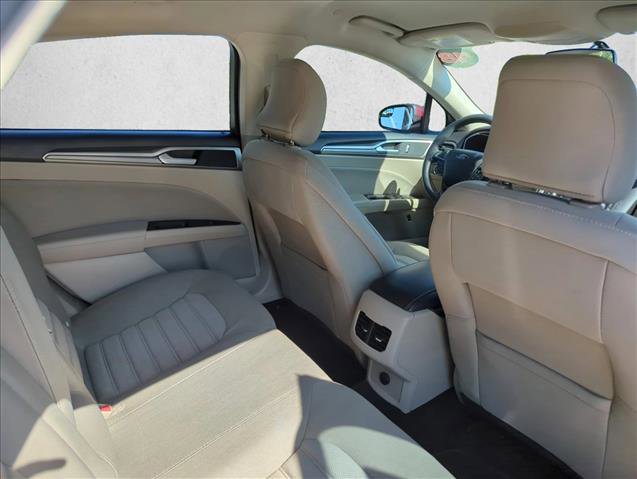 Used 2018 Ford Fusion SE FWD image 21