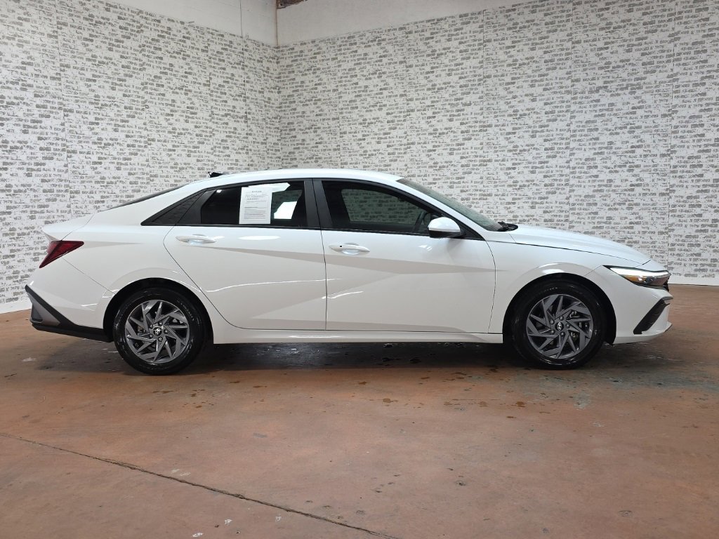 Certified 2024 Hyundai Elantra SEL image 6