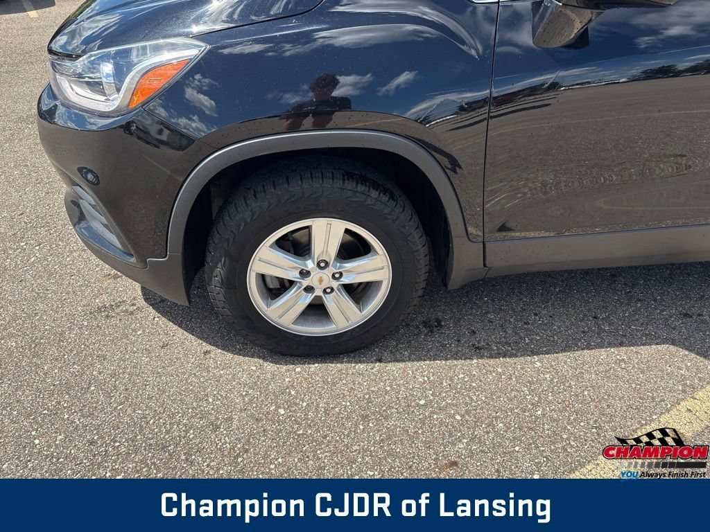 Used 2019 Chevrolet Trax LT w/ LT Convenience Package AWD/4WD image 24