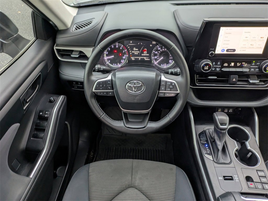Certified 2023 Toyota Highlander LE image 19