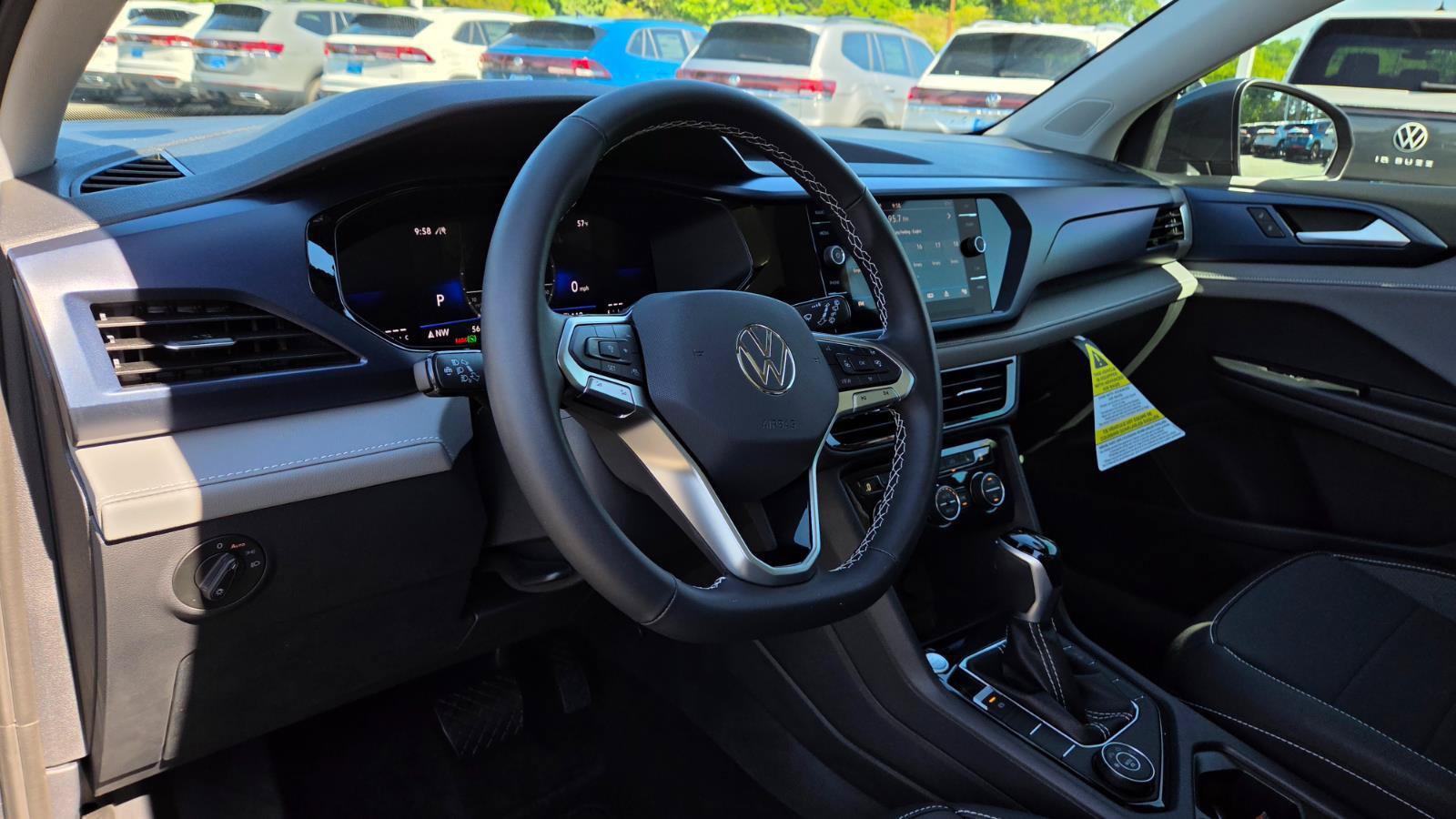 Used 2024 Volkswagen Taos SE AWD/4WD image 24