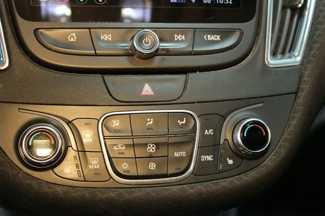 Used 2019 Chevrolet Malibu LT FWD image 25