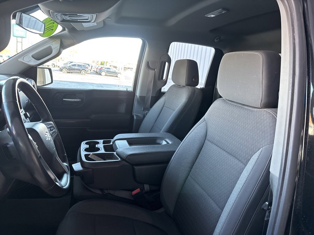 Used 2022 Chevrolet Silverado 1500 RST w/ LPO, Blackout Package image 9