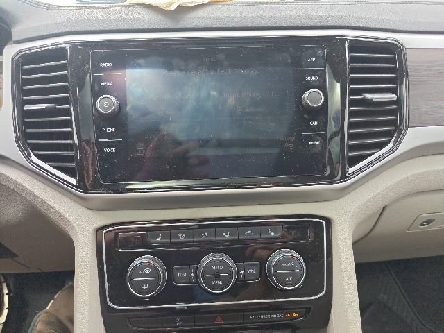 Used 2022 Volkswagen Atlas SE w/ Panoramic Sunroof Package image 9