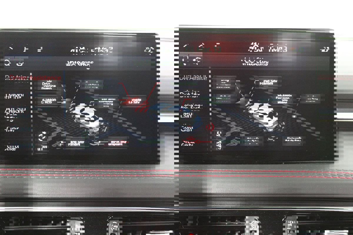 Used 2023 Genesis G70 2.0T w/ Sport Prestige Package image 19