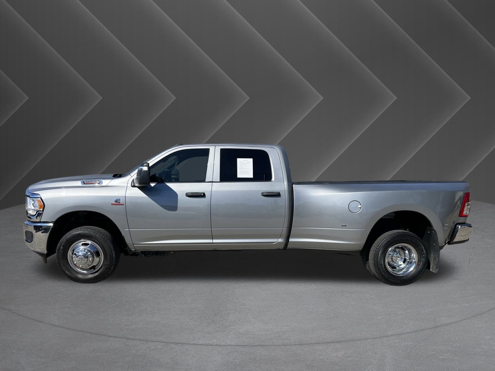 Used 2024 RAM 3500 Tradesman w/ Chrome Appearance Group image 2