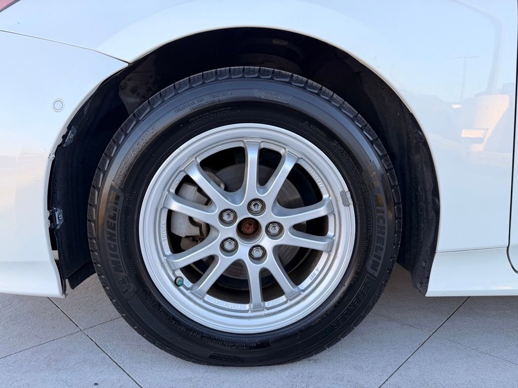 Used 2017 Toyota Prius Four image 10