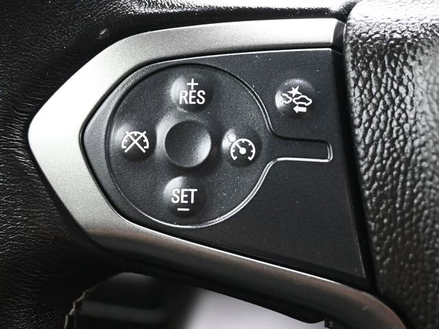 Used 2020 Chevrolet Suburban LS w/ Enhanced Driver Alert Package RWD image 24