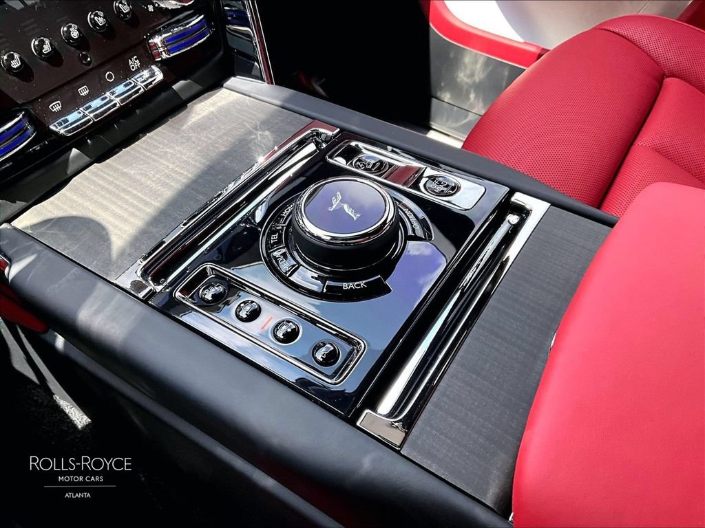 Certified 2026 Rolls-Royce Cullinan AWD/4WD image 15