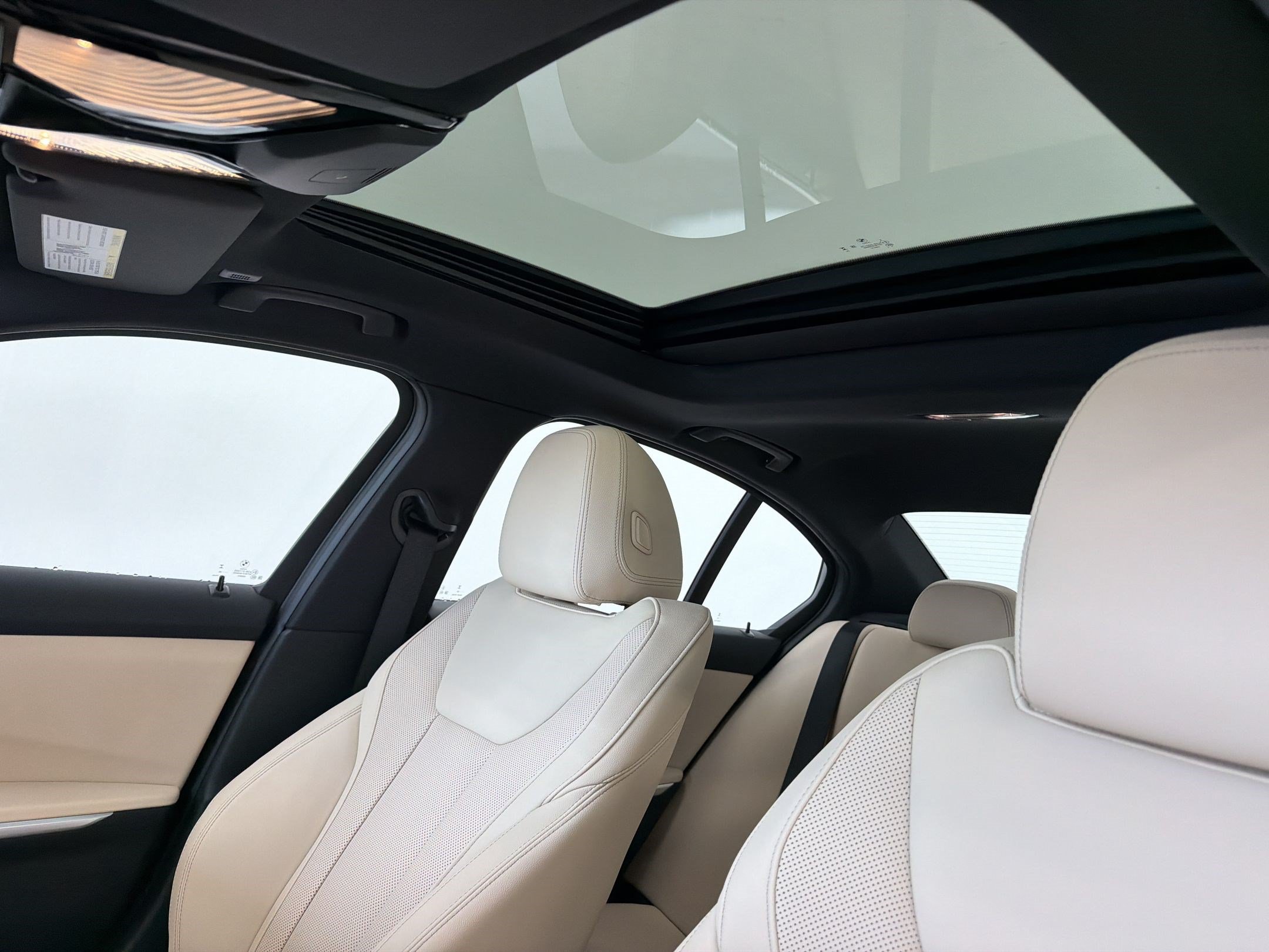 New 2026 BMW 330i Sedan w/ Premium Package RWD image 22