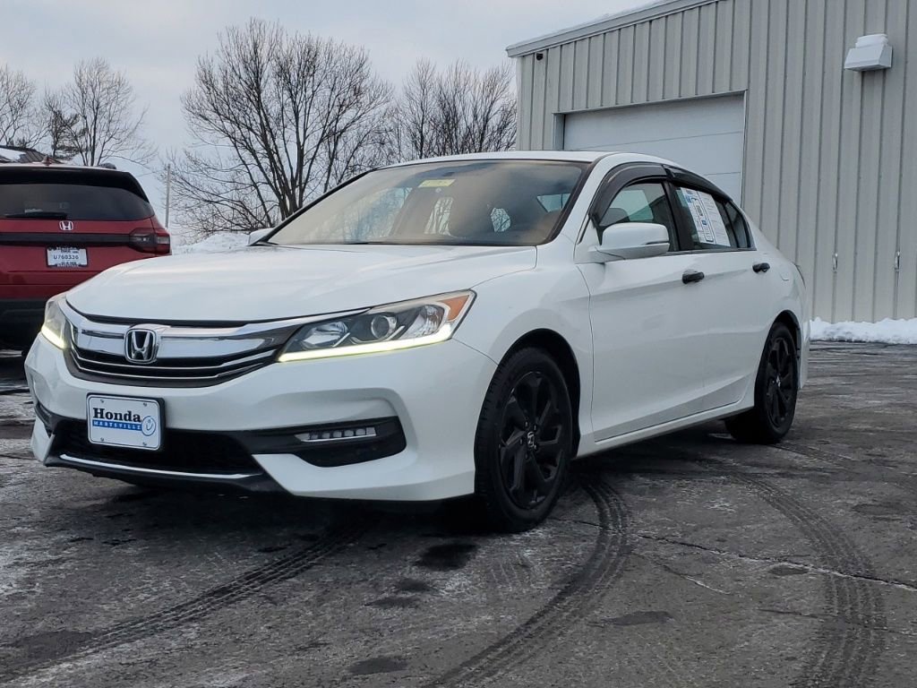 Used 2017 Honda Accord EX image 3