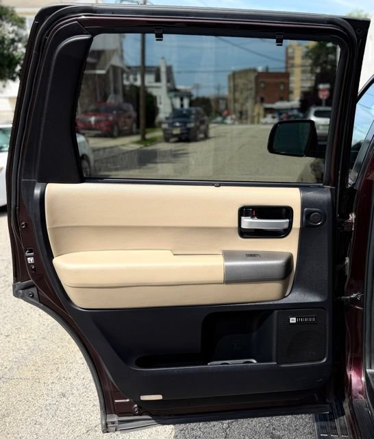 Used 2016 Toyota Sequoia Limited w/ Safety & Convenience Package AWD/4WD image 17