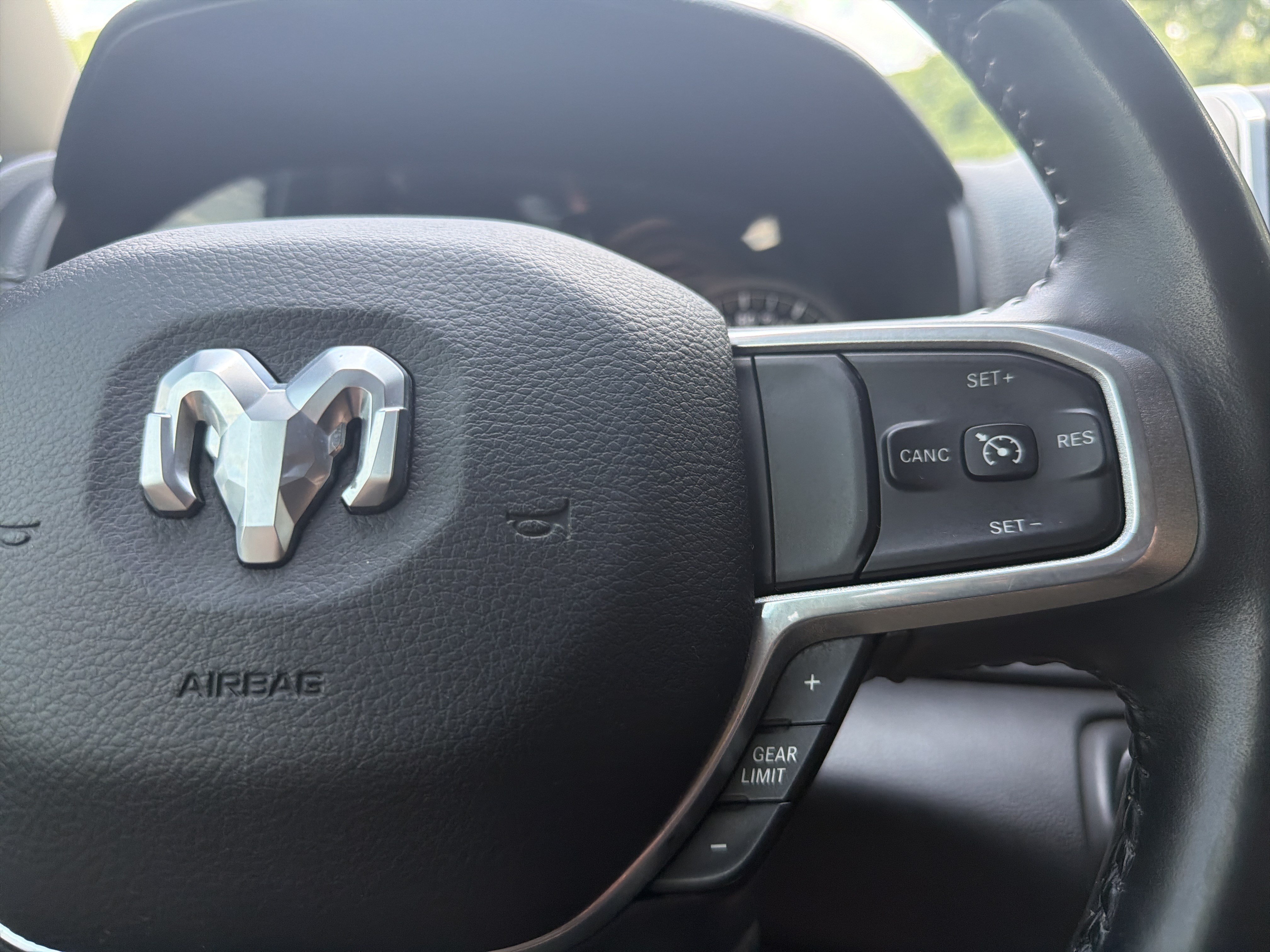Used 2021 RAM 1500 Laramie AWD/4WD image 28
