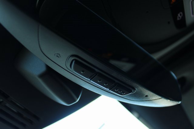 Used 2025 Volvo XC40 B5 Plus image 29