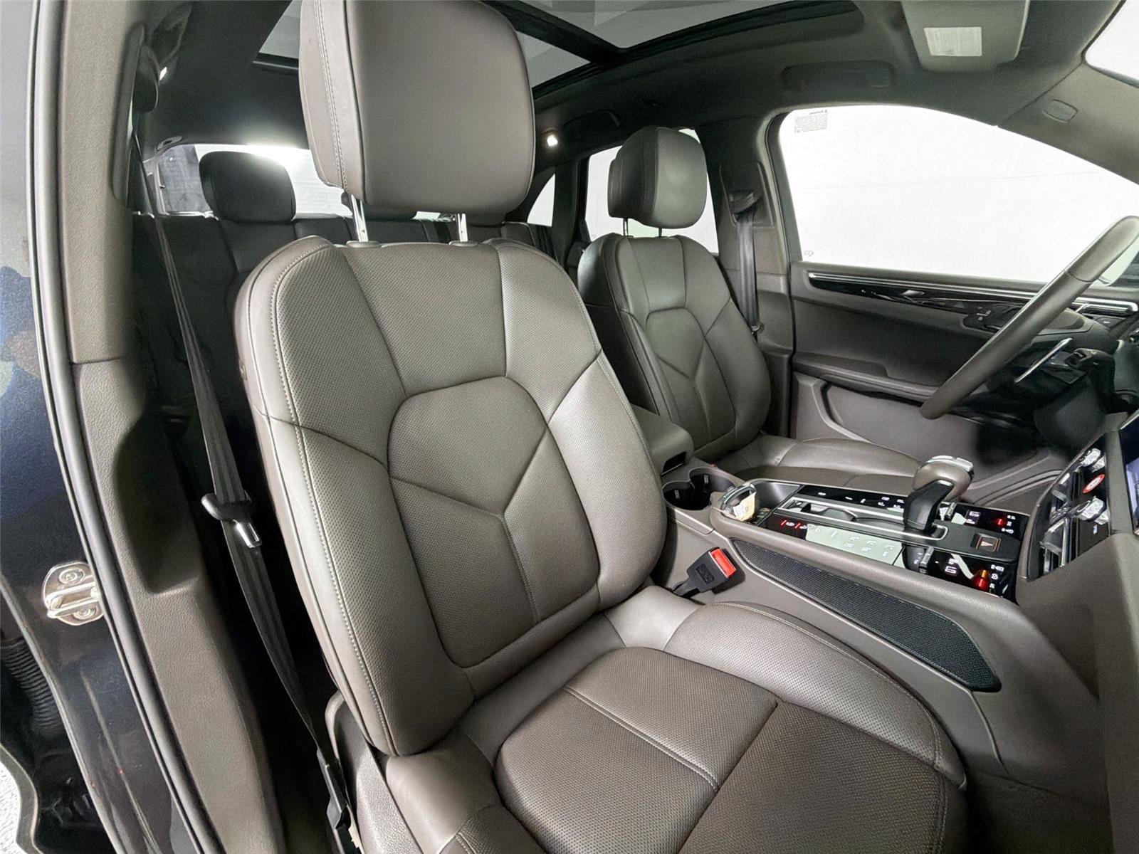 Certified 2023 Porsche Macan S AWD/4WD image 28