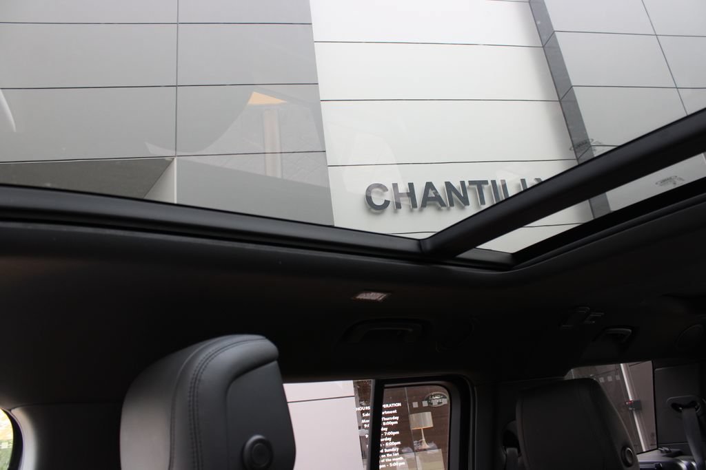 Certified 2024 Land Rover Defender 130 X-Dynamic SE AWD/4WD image 11